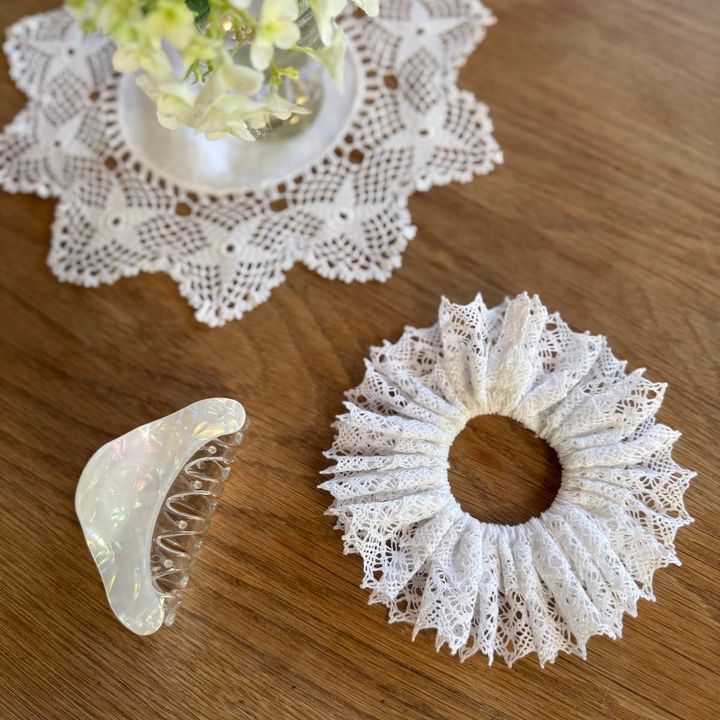 nuno.のレースのシュシュとクリアな質感のGLOBAL WORKのヘアクリップ