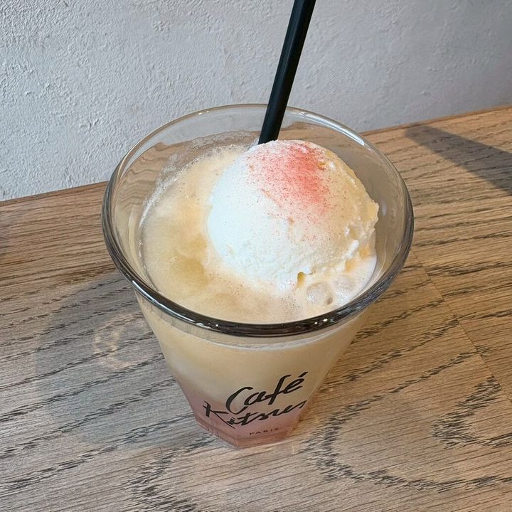 カフェ キツネ アールグレイピーチソーダ