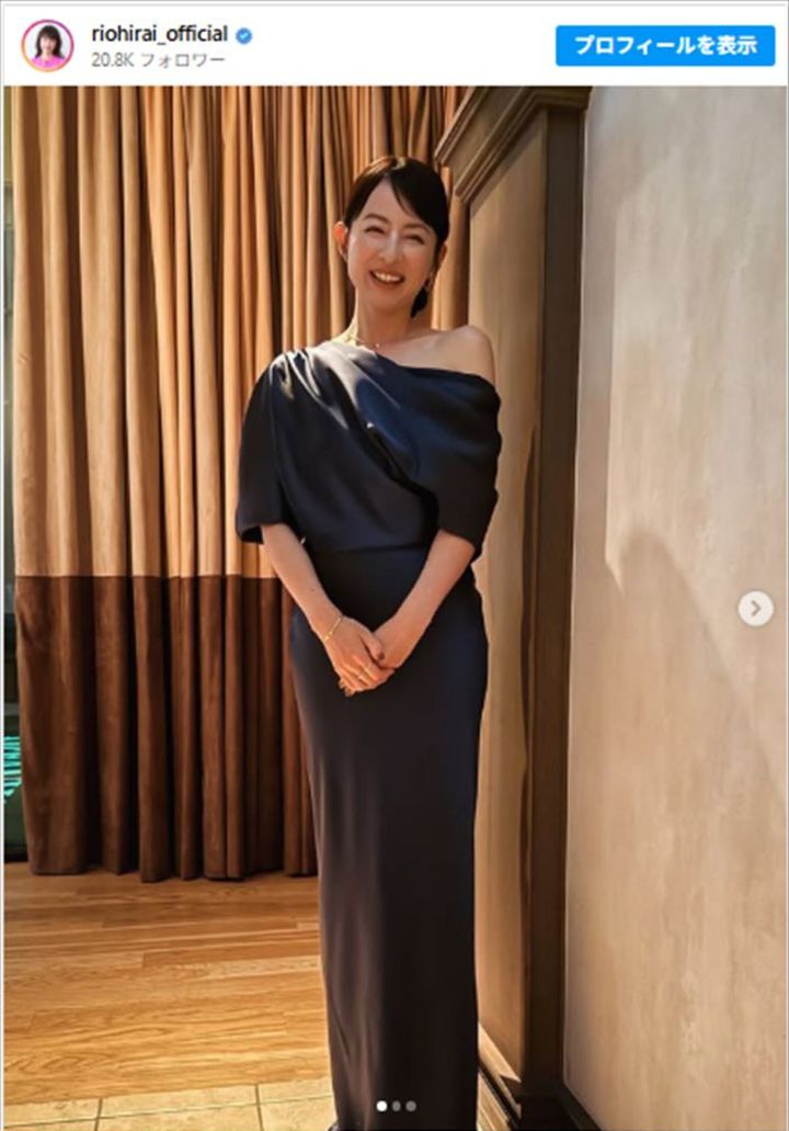 平井理央、イベント司会でドレッシーな肩出しワンピ ※「平井理央」Instagram width=