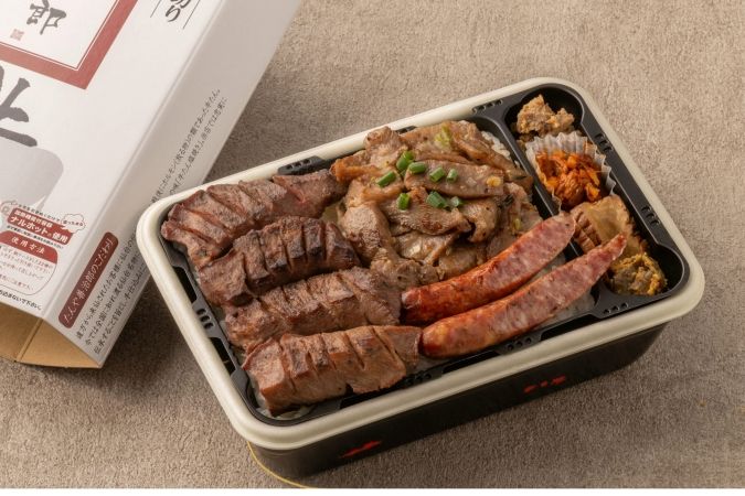 たんや善治郎 「牛たん極太盛り合わせ弁当（ネギ塩たんガーリック、加熱式）」 【宮城】
