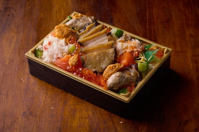 「寿司・割烹 若大将」『あわびちらし寿司弁当』
