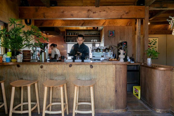 鎌倉・長谷の緑に包まれて。古民家カフェ「The pass」で味わう朝のコーヒーと蕎麦粉の香り