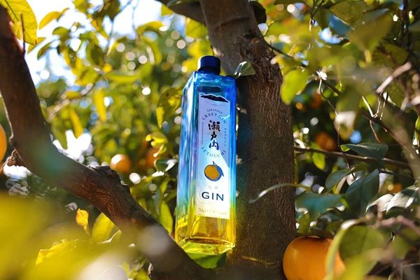 「クラフトジン瀬戸内 八朔」、三宅本店が運営する蒸留所から登場！8,000本限定