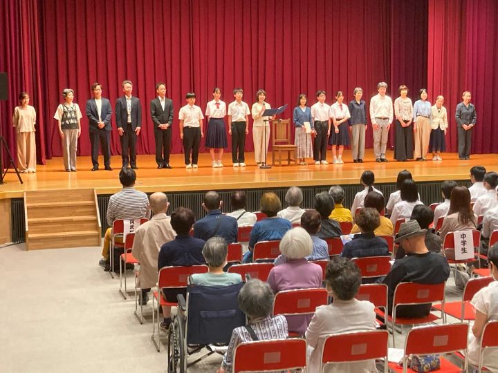 東白川村の平和祈念館の外観