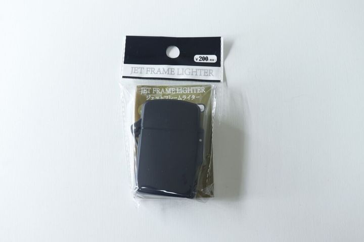 ダイソーのジェットフレームライターのパッケージ