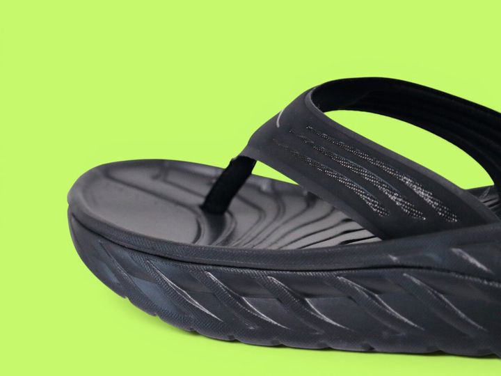 ホカの「オラ リカバリー フリップ」¥9,900