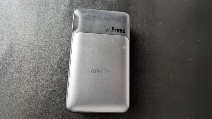 モバイルバッテリー