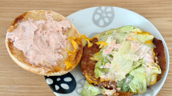 濃いめソースのダブルパンチ！【マクドナルド】に登場、ご当地の味を実食