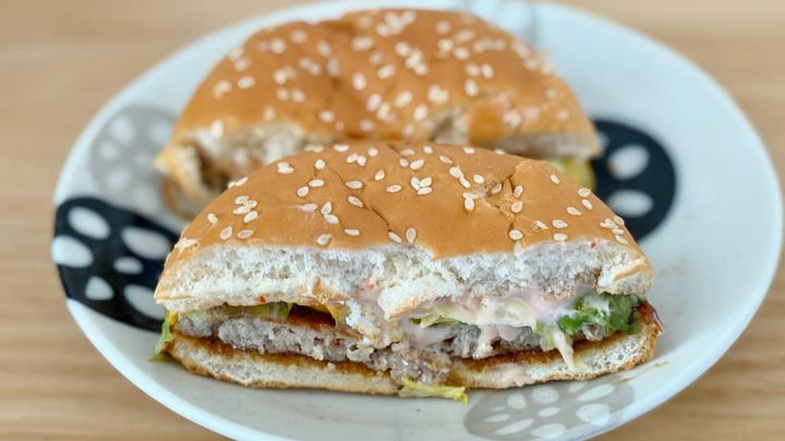 濃いめソースのダブルパンチ！【マクドナルド】に登場、ご当地の味を実食