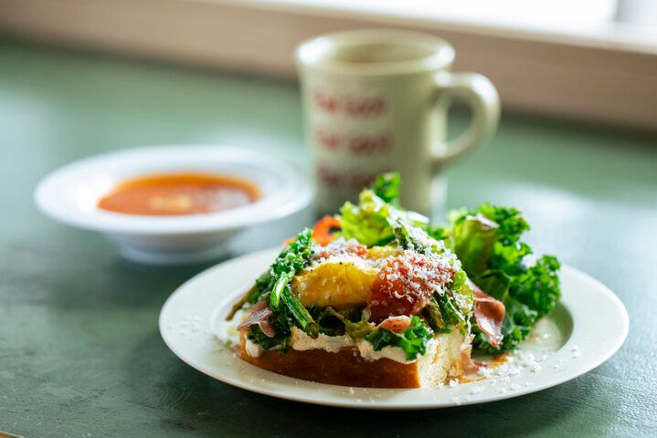 元診療所をリノベした、代々木上原の隠れ家カフェ&レストラン。自家製ケーキ＆モーニングが絶品「sew」