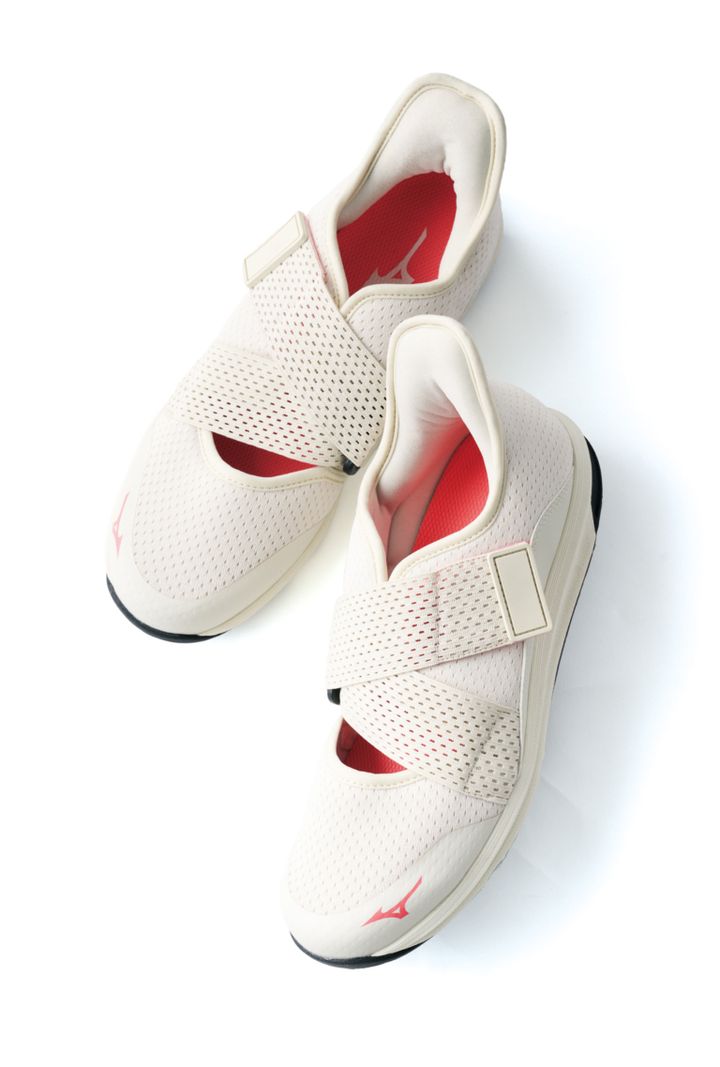 スニーカー¥13,200／ミズノ（ミズノお客様相談センター）