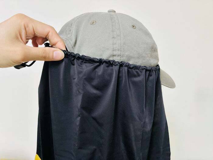 「首だけ焼ける問題」たった220円で解決！？キャンドゥの“黒マント”が真夏の救世主だった！！