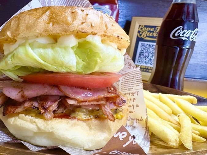 ラブディスバーガー ベーコンチーズバーガー