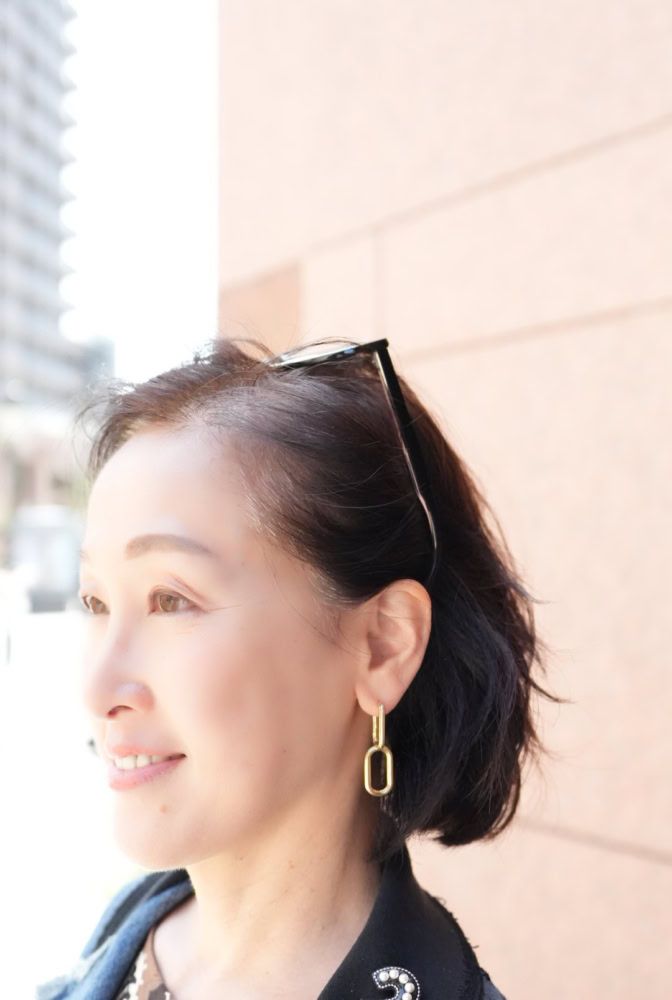 NUEF のサングラスをヘアアレンジに