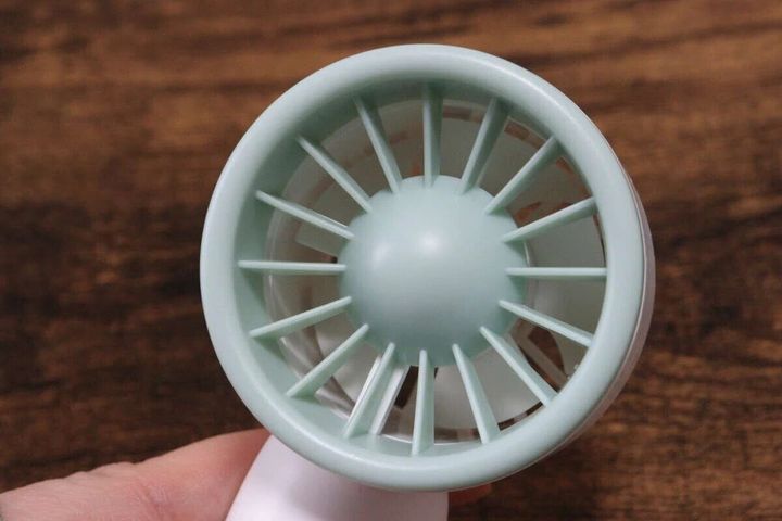 ダイソー ポータブルミニファン デザイン