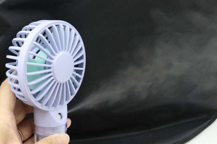 ミスト付ハンディ扇風機 ミスト噴霧