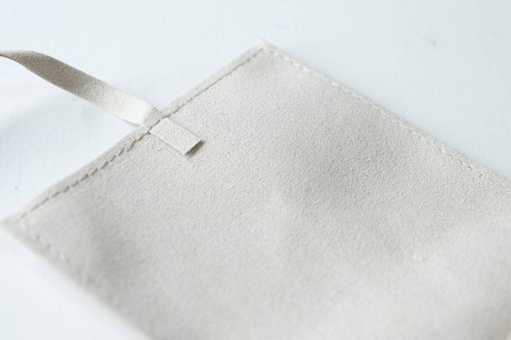 ジュエリーケース（シンプル、7.7cm×8cm） 質感