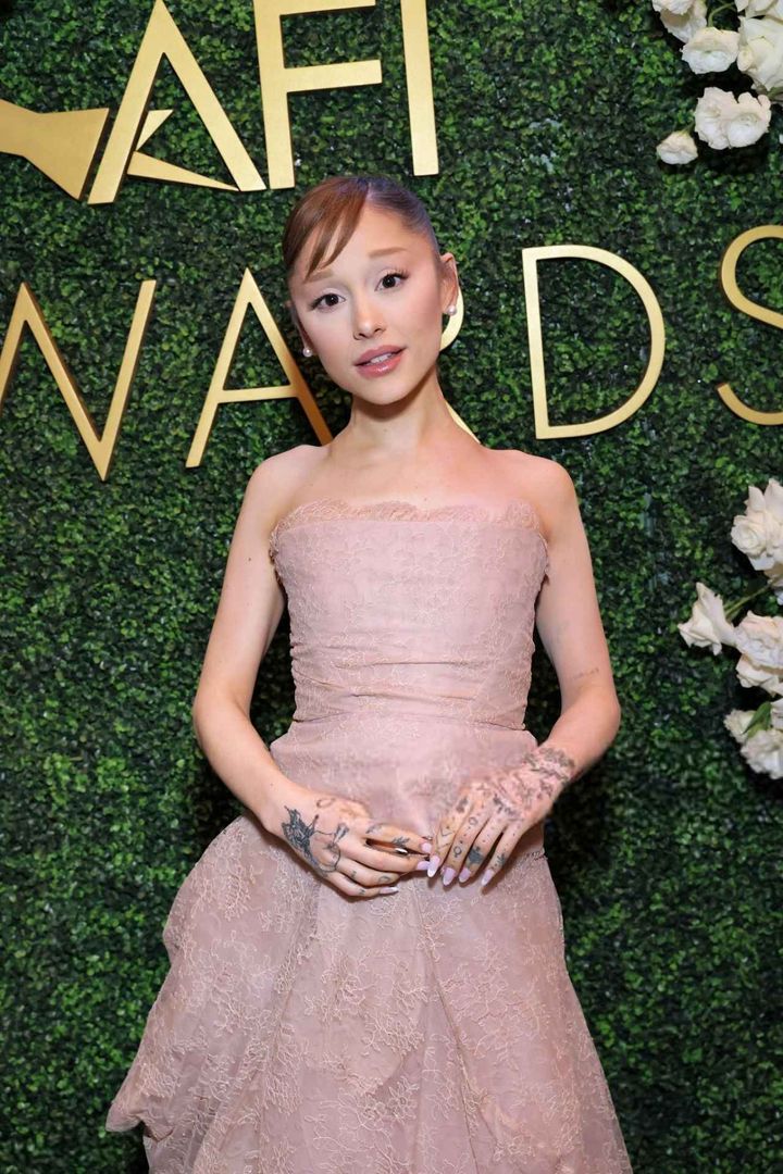 画像: アリアナ・グランデ“ツヤ肌の秘密”として知られる習慣とは