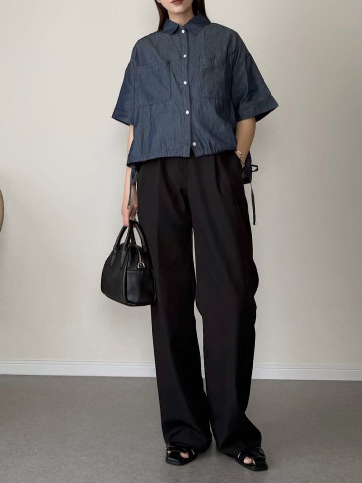 2026夏大人女性おすすめデニムシャツ黒ワイドパンツコーデ