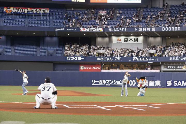 画像7: NiziU・MAYUKAと「野球部のマネージャーが夢だった」MIIHIがオリックスの始球式に登場！「パワーアップした姿を見せたい」と京セラドームライブへの意気込みも明かす
