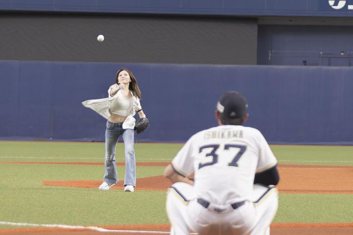 画像5: NiziU・MAYUKAと「野球部のマネージャーが夢だった」MIIHIがオリックスの始球式に登場！「パワーアップした姿を見せたい」と京セラドームライブへの意気込みも明かす