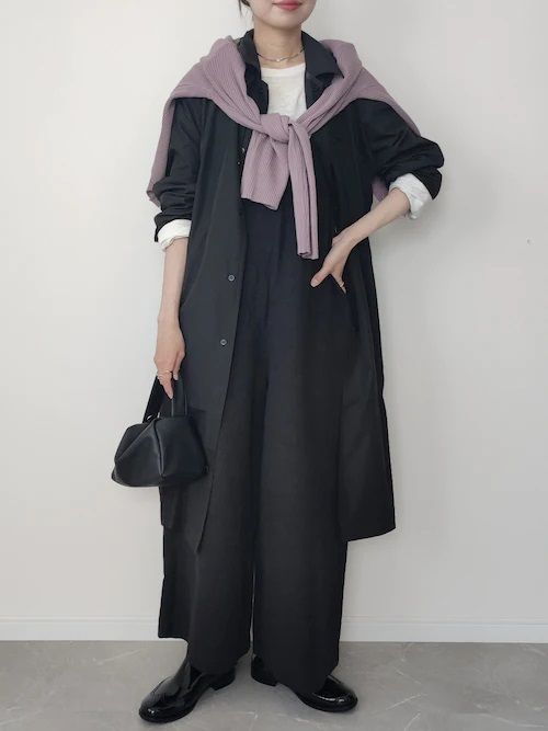 【雨コーデ1】雨ハネが目立たない黒を使ったシンプルモノトーンコーデ