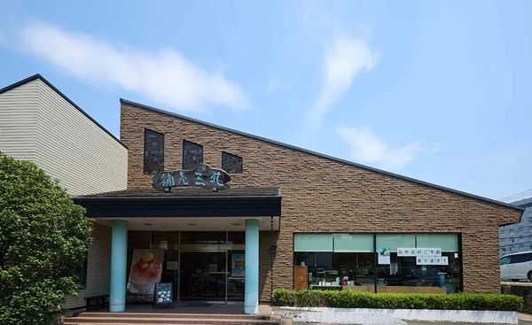 外はシャリッ、中はほろっと。老舗和菓子屋の「丸三老舗」が、「タブレット羊羹」を開発！