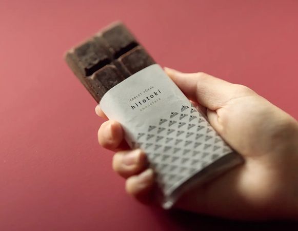 外はシャリッ、中はほろっと。老舗和菓子屋の「丸三老舗」が、「タブレット羊羹」を開発！