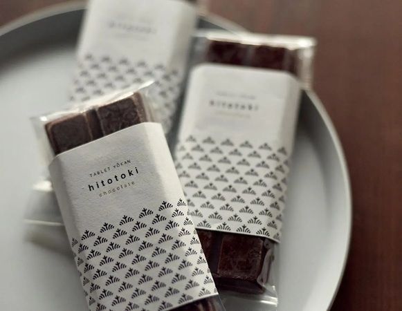外はシャリッ、中はほろっと。老舗和菓子屋の「丸三老舗」が、「タブレット羊羹」を開発！