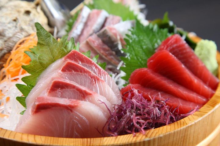 お刺身が余ったら？ 新鮮さを保っておいしく食べきる保存のコツ