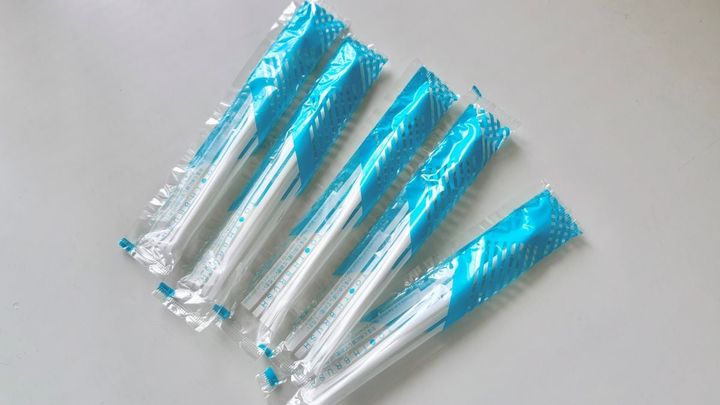 100均の使い捨て歯ブラシ3選｜歯磨き粉付きはキャンプや来客時にも便利【ダイソー・セリア・キャンドゥ】
