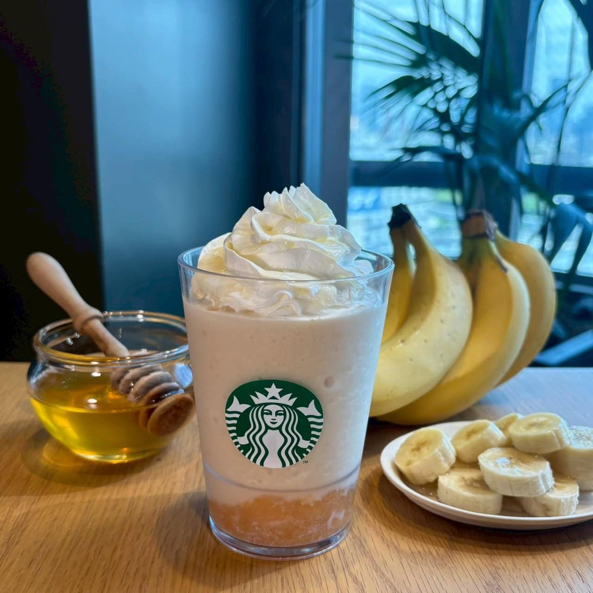 【スタバ新作】『ハニーバナナフラペチーノ®』を最速レポ！魅惑的なとろける甘さがたまらない♡ | TRILL【トリル】
