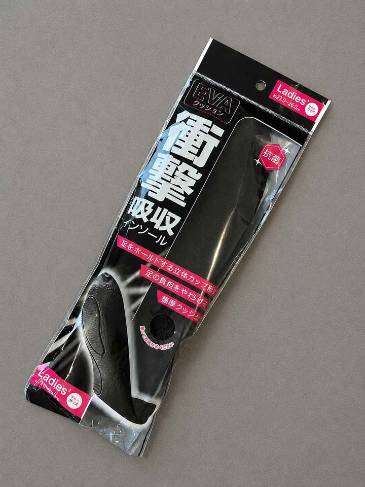 画像: 手持ちの靴に合わせやすいブラックカラー