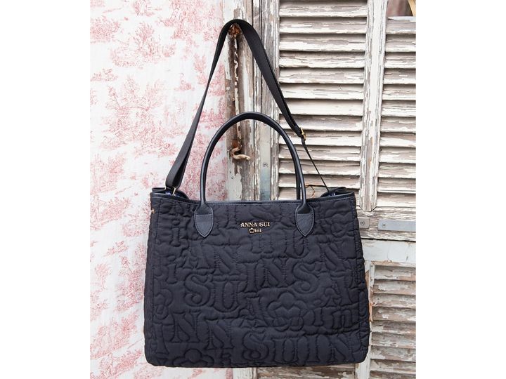 ANNA SUI mini リバーシブルで使えるロゴキルトなトートバッグBOOK（画像出典：Amazon）