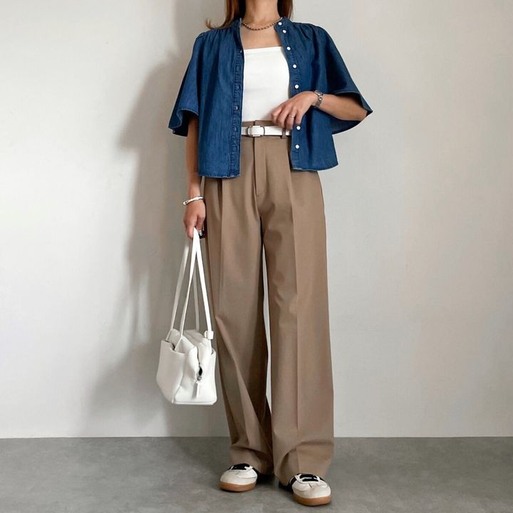 H＆M デニムブラウス ベージュワイドパンツの羽織りカジュアルコーデ