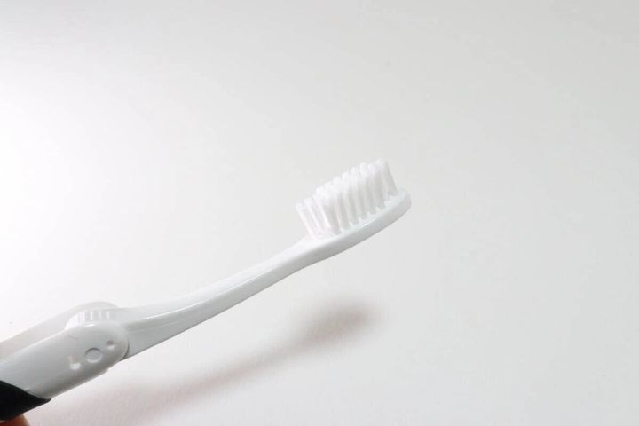 ダイソーの折りたたみ歯ブラシ（モノトーン）毛質
