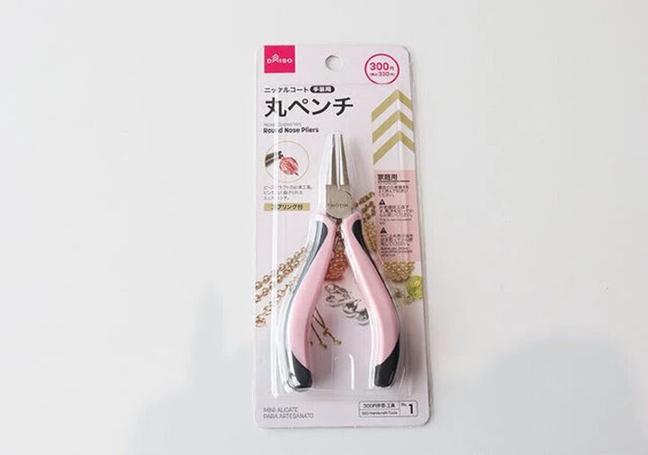 ダイソーの手芸用丸ペンチ（ニッケルコート） パッケージ