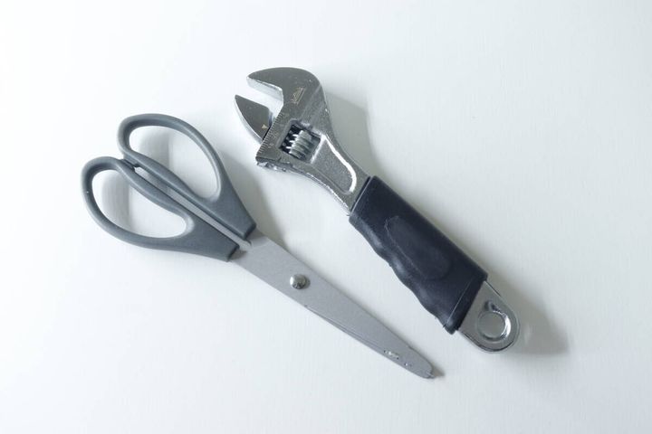 ダイソーのモンキーレンチ（グリップ付）サイズ感