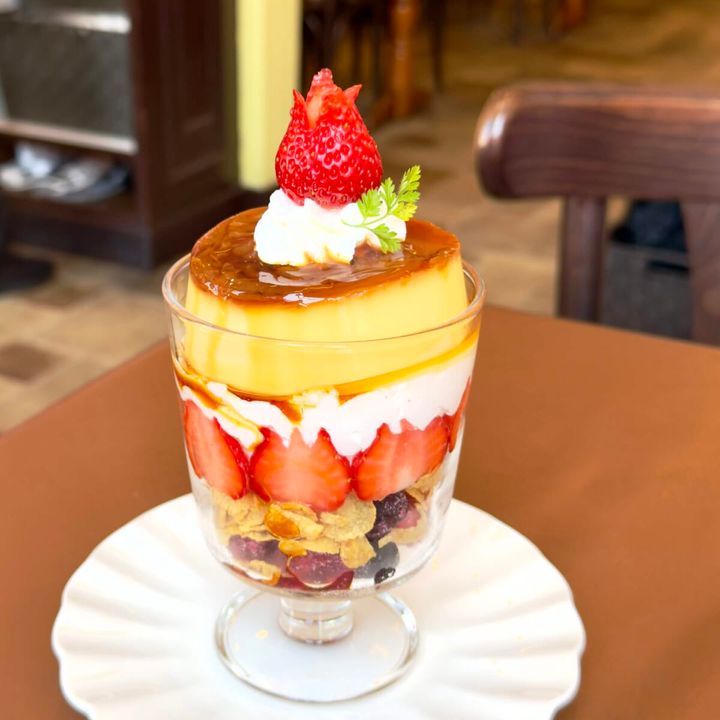 苺のチューリップアラモード