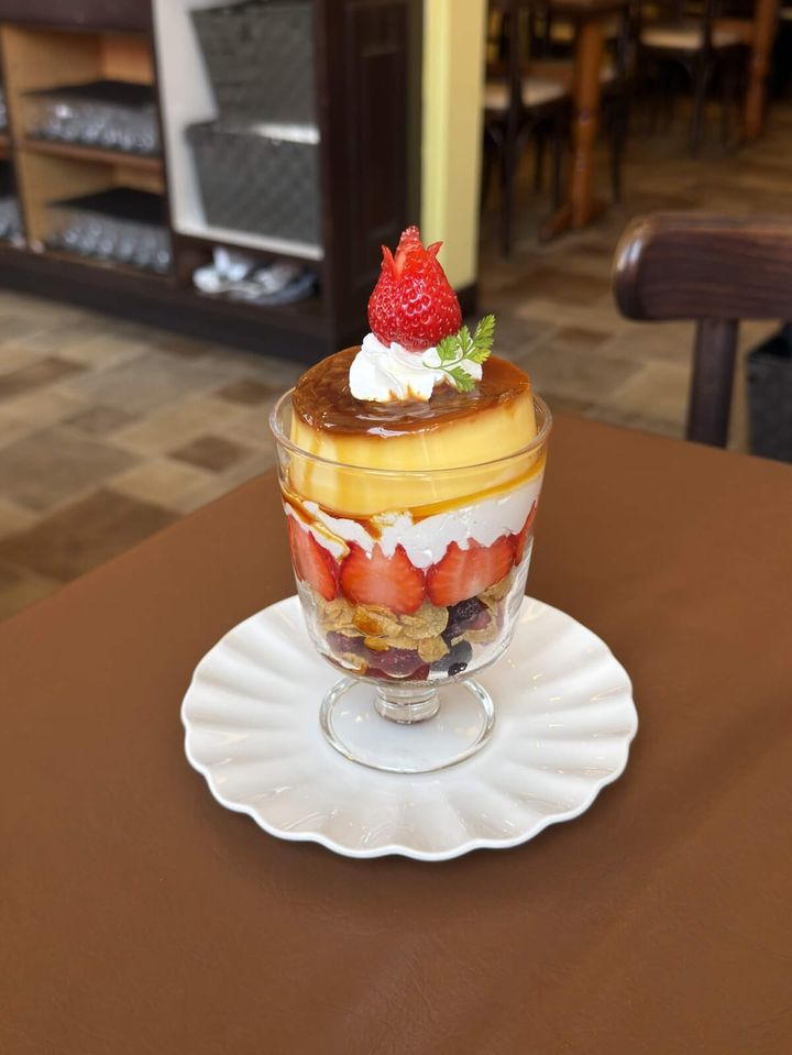 苺のチューリップアラモード