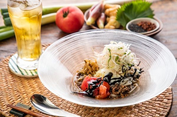 【東京都江東区・品川区・武蔵野市】フォー専門店「COMPHO」、担々麺をアレンジした「冷やし黒担々フォー」を期間限定提供