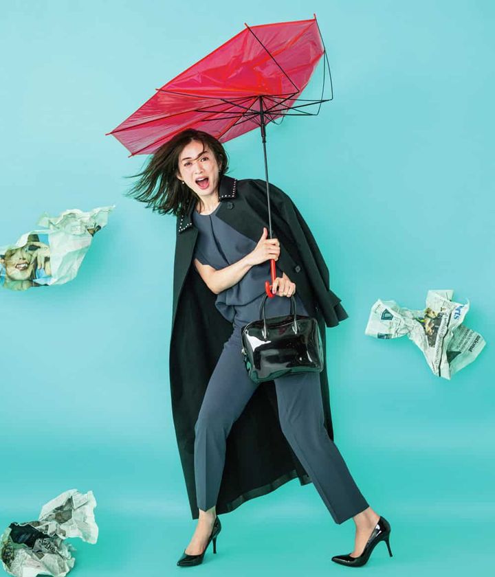高垣麗子 撥水セットアップ 防水コート 防水パンプス 雨の日コーデ 通勤コーデ