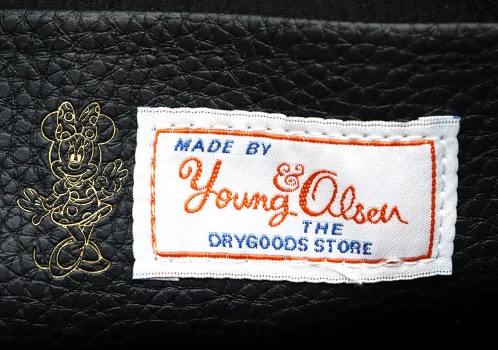 宝島社ムック付録sweet presents YOUNG＆OLSEN（ヤングアンドオルセン）SHOULDER BAG with Disney MINNIE MOUSE4