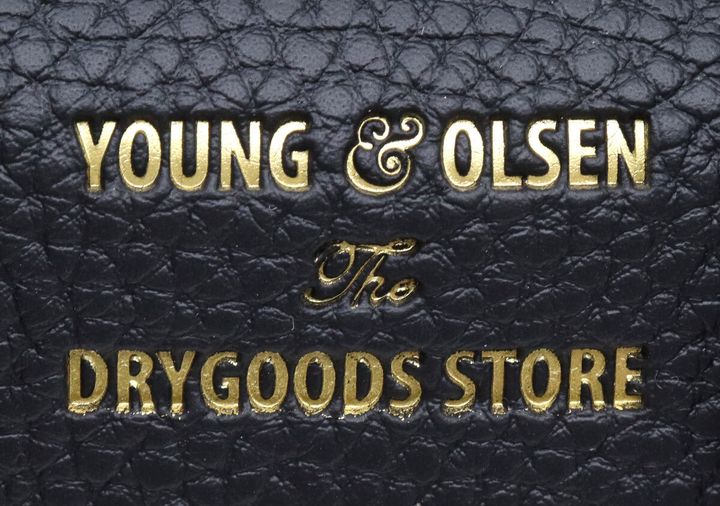 宝島社ムック付録sweet presents YOUNG＆OLSEN（ヤングアンドオルセン）SHOULDER BAG with Disney MINNIE MOUSE3