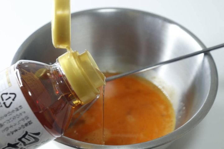ダイソーのワダカン 昆布つゆ白だしで茶碗蒸しを作る様子1