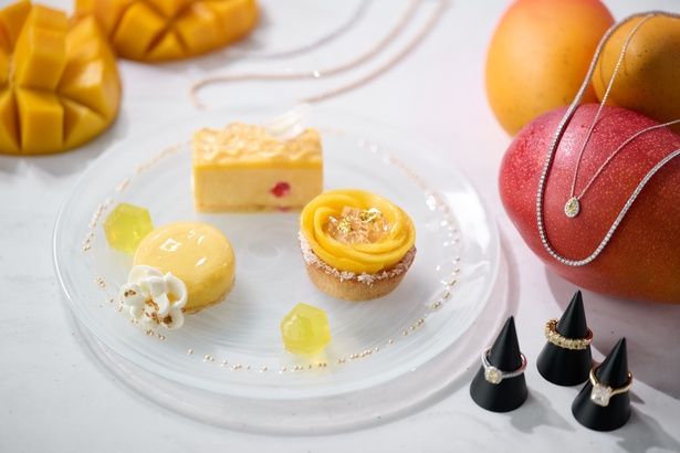 【写真】中段にある「マンゴーショコラ」「マンゴーキャラメルタルト」「レモンケーキ」