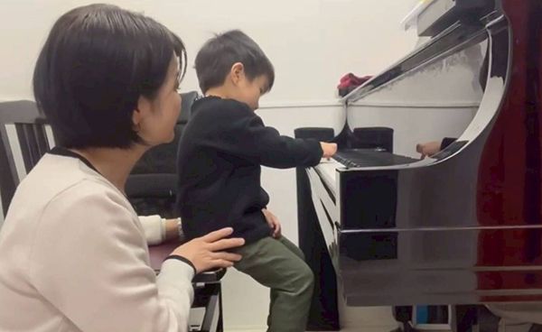 【埼玉県さいたま市】創立30年の音楽教室による教育型プライベート預かり「アマービレミニ」スタート