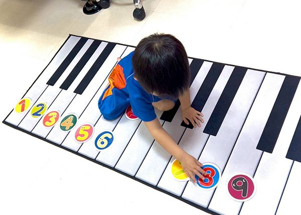 【埼玉県さいたま市】創立30年の音楽教室による教育型プライベート預かり「アマービレミニ」スタート