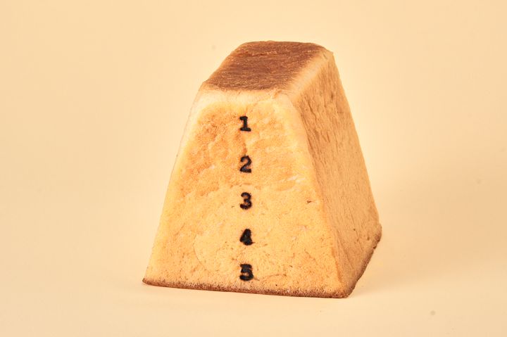 「とびばこパン」1斤432円