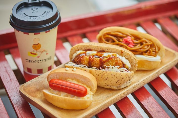 左から「タマ助（1サイズ）」、「白身タルタル（小）」、「たまご焼きそば（小）」